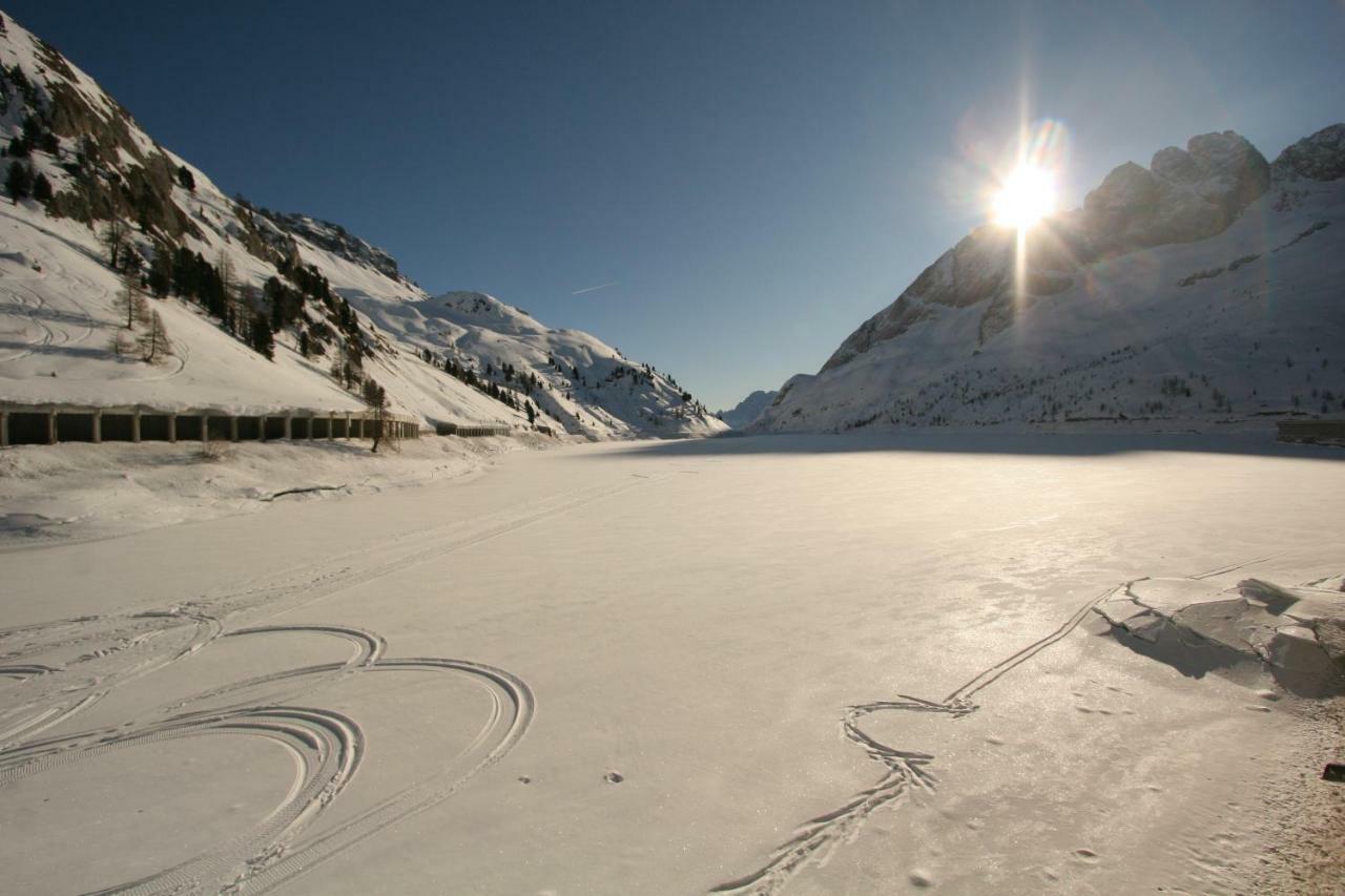 Ai Piedi Della Marmolada Canazei Exterior foto